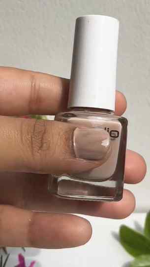 💅✨ Tiny nails, BIG vibes!
Zudio nail paint = instant glam o
