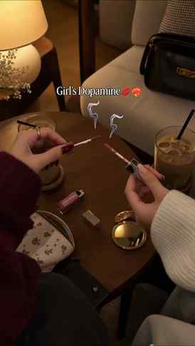 “Caught smoking… a lipstick 😭💄”
Just a girl's thing 😉
#