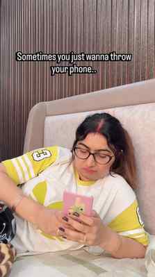 Kisi aur ke pass hai kuch?? 

[mobile phone, reels, phone ad