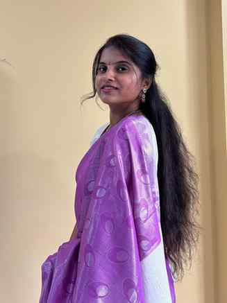 Grace in every glance✨💜
Freebird 🕊️💫
Simple & Traditional