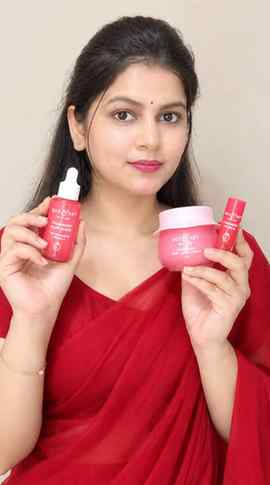 Strawberry vibes & skincare time 🍓✨
My little self-care tre