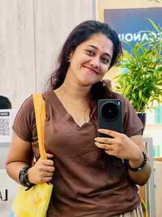 "Less perfection, more authenticity."
🦋 "ചിരി തന്നെയാണ് എന്