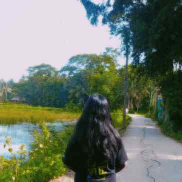 Sometimes the quietest roads lead to the loudest dreams✨
.
.