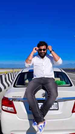 Jitne ki le ri tu car utne mere ghar pe haar😝
#roadtrip #t