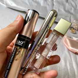 > My current makeup faves in one frame ✨  

> Concealer + li