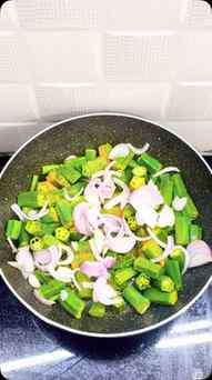 🔥 aayiye banate hain lajawab bhindi recipe 😋😋😋
#viralvi