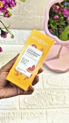 ✨ Glow starts with the right SPF! ☀️💛
Dot & Key Super Brigh