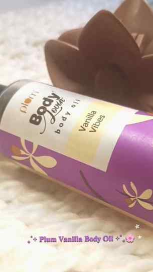 Vanilla vibes, soft glows ✨🧁
Plum body oil making my skin f