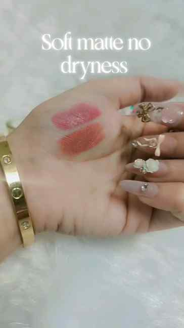 Comment for links stuck between two swatches and just one de