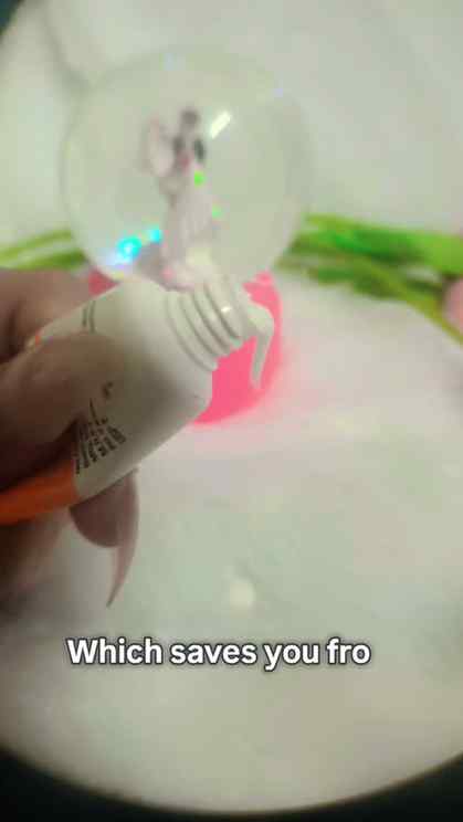 Derma co  Sunscreen is having  1% Hyaluronic Acid Aqua
Gel i