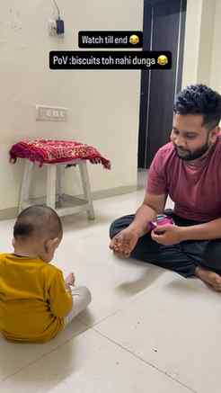 Biscuit toh nahi dunga 😂

#trending #cutebaby #viralreeĺs #