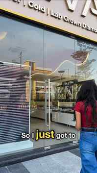 “A quick stop before my trip to find the perfect vacation Je