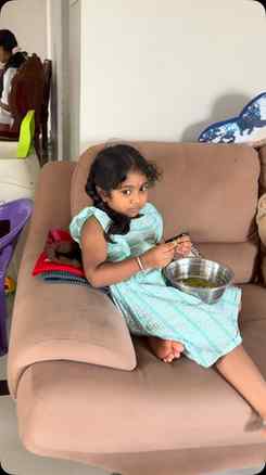 I love grapes 🍇🤦🏻‍♀️#momlife #dhrisha #momblogger #mom #k