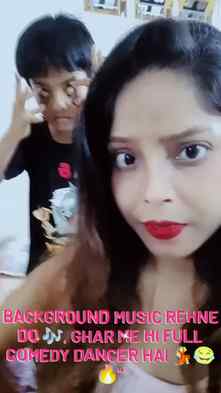 Sab background dhoondh rahe hain 🎶, mera beta foreground me