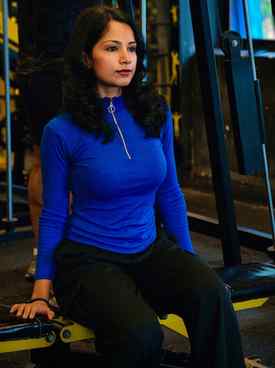 Some days, the best outfit is confidence. 💙
.
.
#GymGirlInd