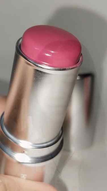 From clean skin to soft glam in minutes 💅

Which product is