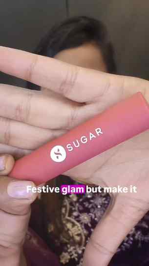 SUGAR Glide Peptide Plumping Gloss Stick ✨
One swipe, and th