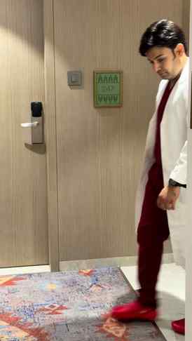 Surgeons behind the scene after an unbelievably difficult pr