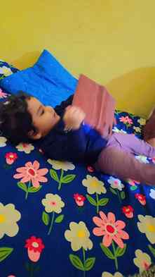 “Apni hi little duniya mein busy hai meri cutie 🥹📱❤️ Cute