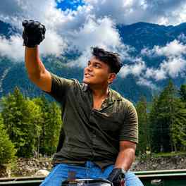 I stopped chasing people, and somehow I found peace. 🌿🏔️ �