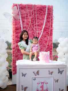 Evia's 1st birthday 💕
Dress from @yeliliza2025
📸:@bee_ima