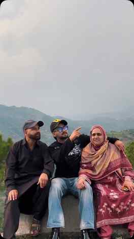 Maa Bap Salamat Rahein❤️
.
#fyp #explore #viralreeĺs #foryou