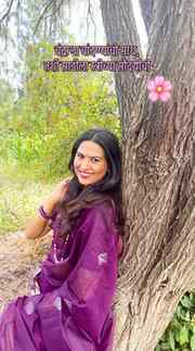 चंद्र शोभतो चांदण्यांनी,
स्त्री शोभते साडीने❤️❤️

#saree #sa