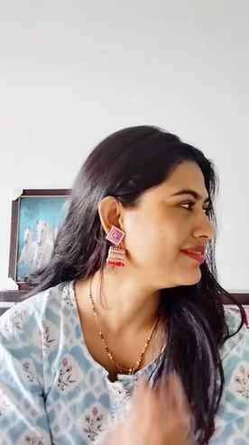 ✨ Earrings that do all the talking. 💛

Budget-friendly jhum