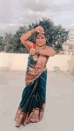 UTHA CHETHULA UTHA CHETHULA UTHA CHETHULA UNCHA PILLA #insta