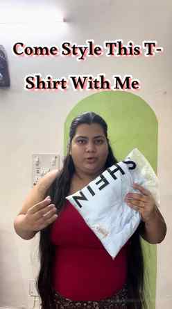 A simple T-shirt, a little styling, and a GRWM moment. 🤍✨
T