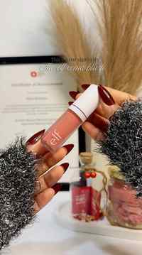 If you love blush, you NEED to see this 👀 @elfcosmetics
.