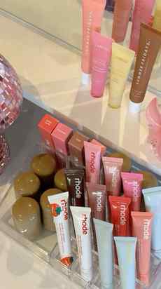 POV: gloss is the only step that matters💄

#LipGlossObsesse