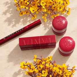 A little colour, a little glow, and my current beauty favour