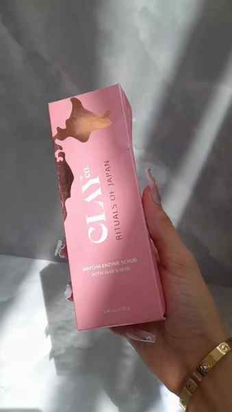 Gentle exfoliation – fine particles + enzymes, not too harsh