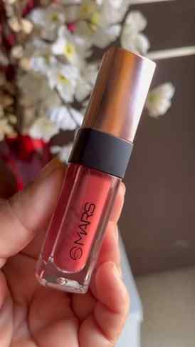 Strong color payoff in one swipe.
Shades are especially appr