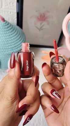 Comment link 🖇️ 
A perfect affordable everyday lip gloss 💅