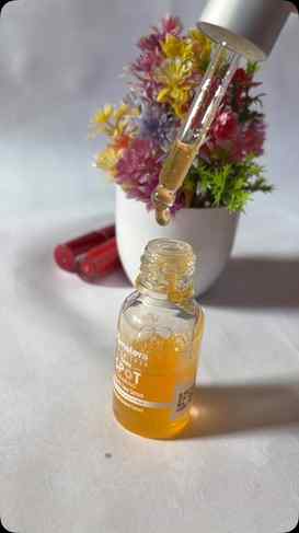 Himalaya Turmeric face serum Reduce dark spots and uneven sk