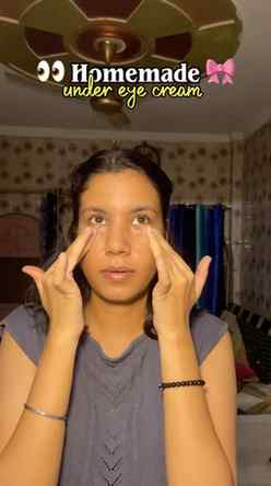 Homemade under eye cream 🌿✨
.
.
.
#reelkarofeelkaro #trendi