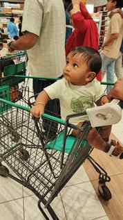 Shopping mode on 🛒🛍️#babyboy #myworld🌎 #motherhood #baby 