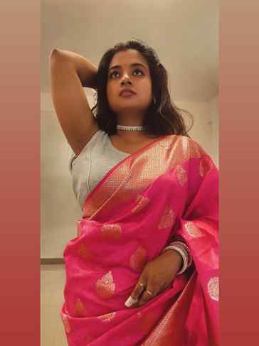 Saree,not SORRY✌🏻
Comment down which colour saree should I