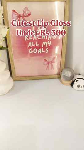 Comment For 'Link' ❤️ 
Cutest Lip Gloss ❤️❤️ 

Lip gloss , U