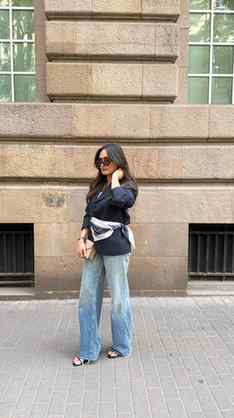 on the move
Sunglasses and clutch: @ysl
Outfit: @zara
Scar