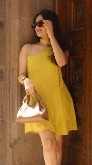 strutting around in @smil.clothing
.
.
.chic outfit ideas,