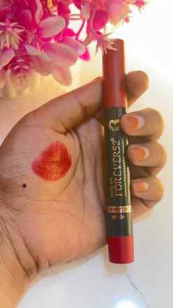 POV: जब lipstick इतनी pretty हो कि लोग पूछ ही लें — ‘कौन-सी