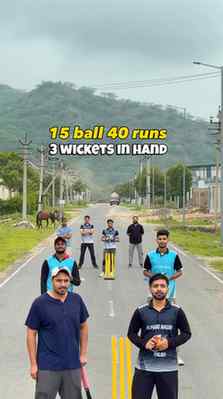 15 balls 40 runs challenge with @vyasabhimanyu8 
3 wickets i