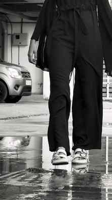 I leave my pain behind and walk forward with confidence..!!