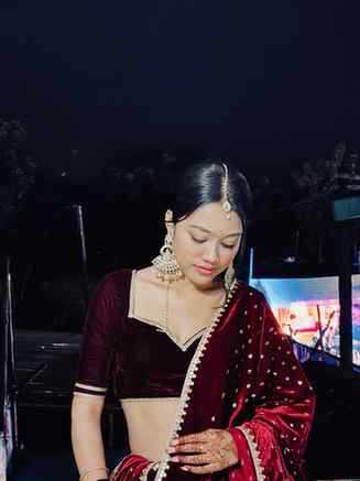 Shaadi season sparkle ✨
.
.
.
#weedingdress #post #lahenga #