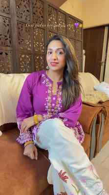 Desi grace. ✨💜
.
.
Wearing- @labelbyghumartrend @ghumartren