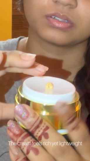 Ending my day with the Lumeria Dream Fix Night Cream.
It’s e