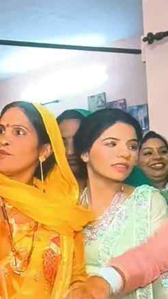 Sabke views arhe hai dekhte h